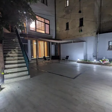 9 - 1b Apartman Tirana